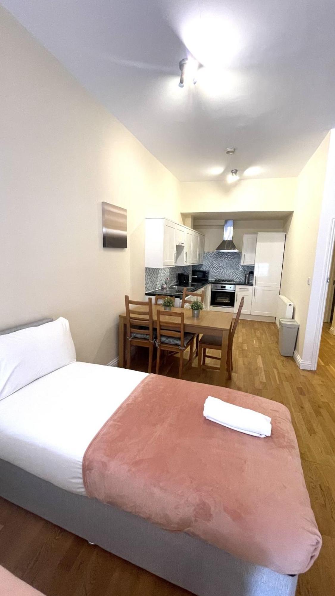 Kings City Centre Apartments Лондон Экстерьер фото