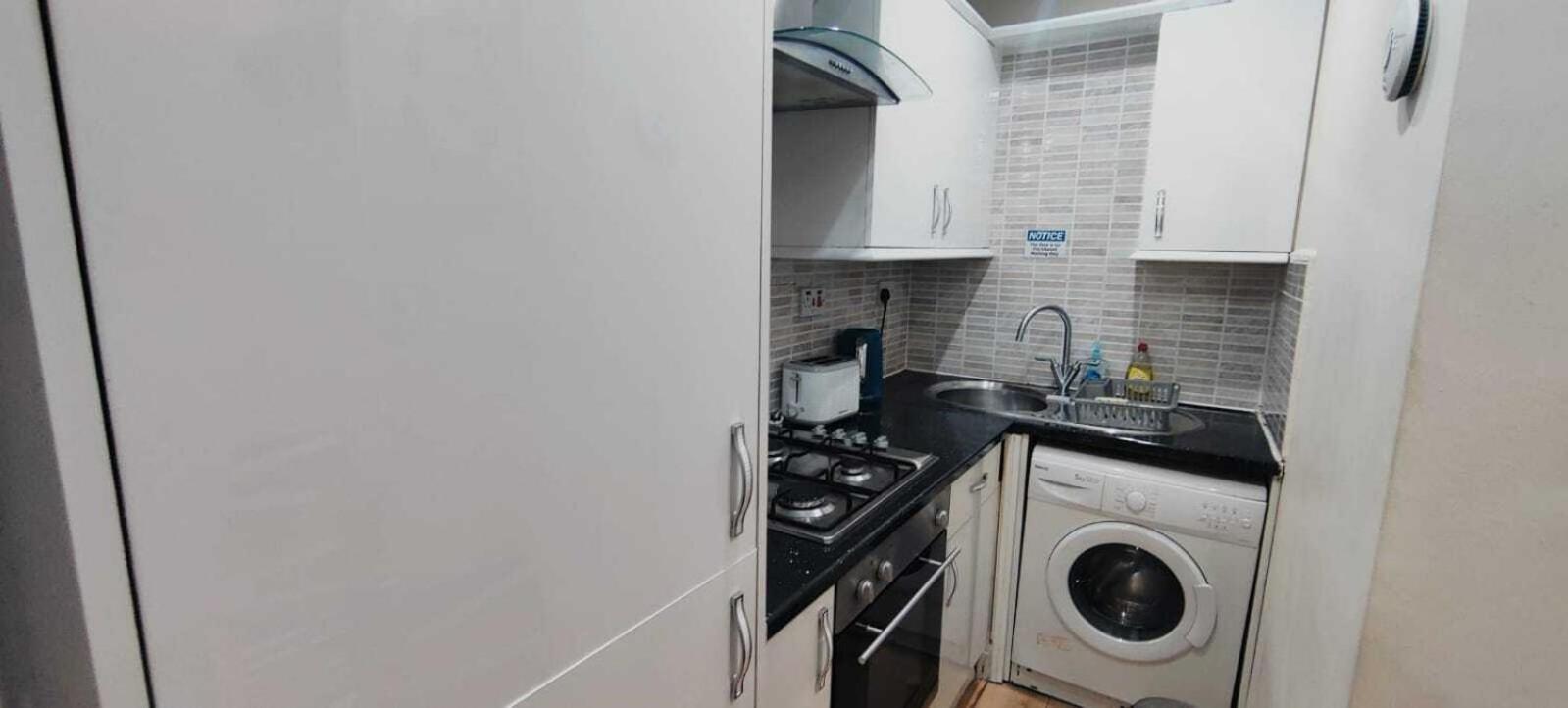 Kings City Centre Apartments Лондон Экстерьер фото
