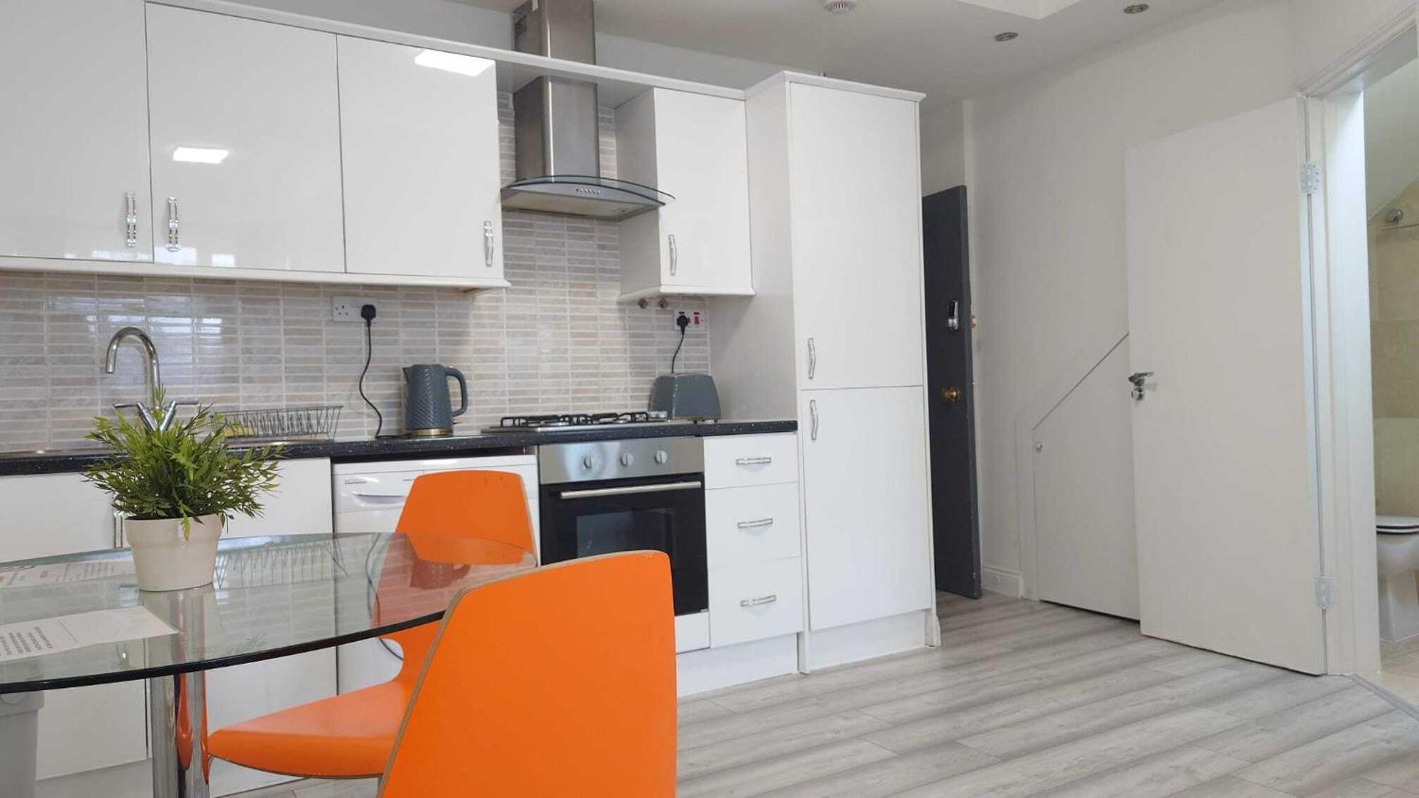 Kings City Centre Apartments Лондон Экстерьер фото