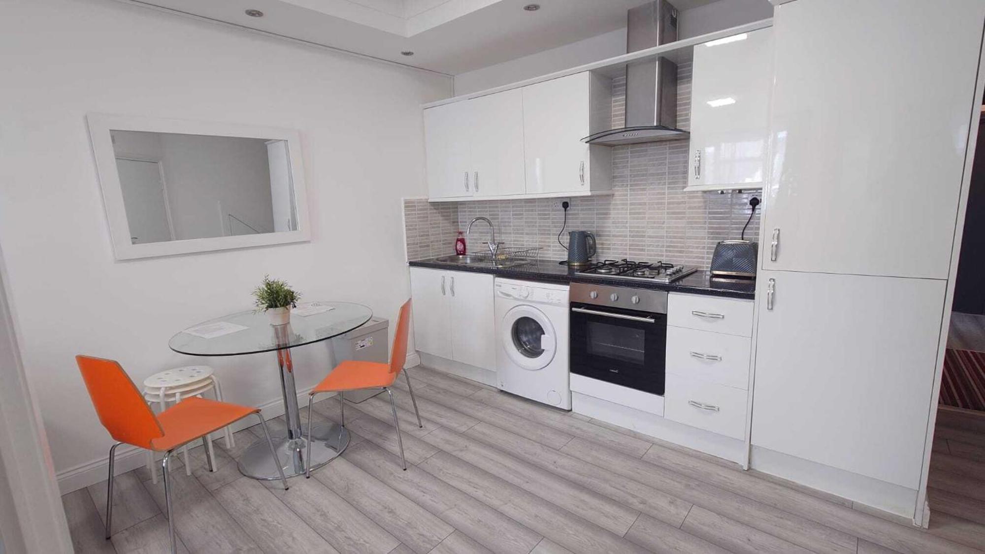 Kings City Centre Apartments Лондон Экстерьер фото