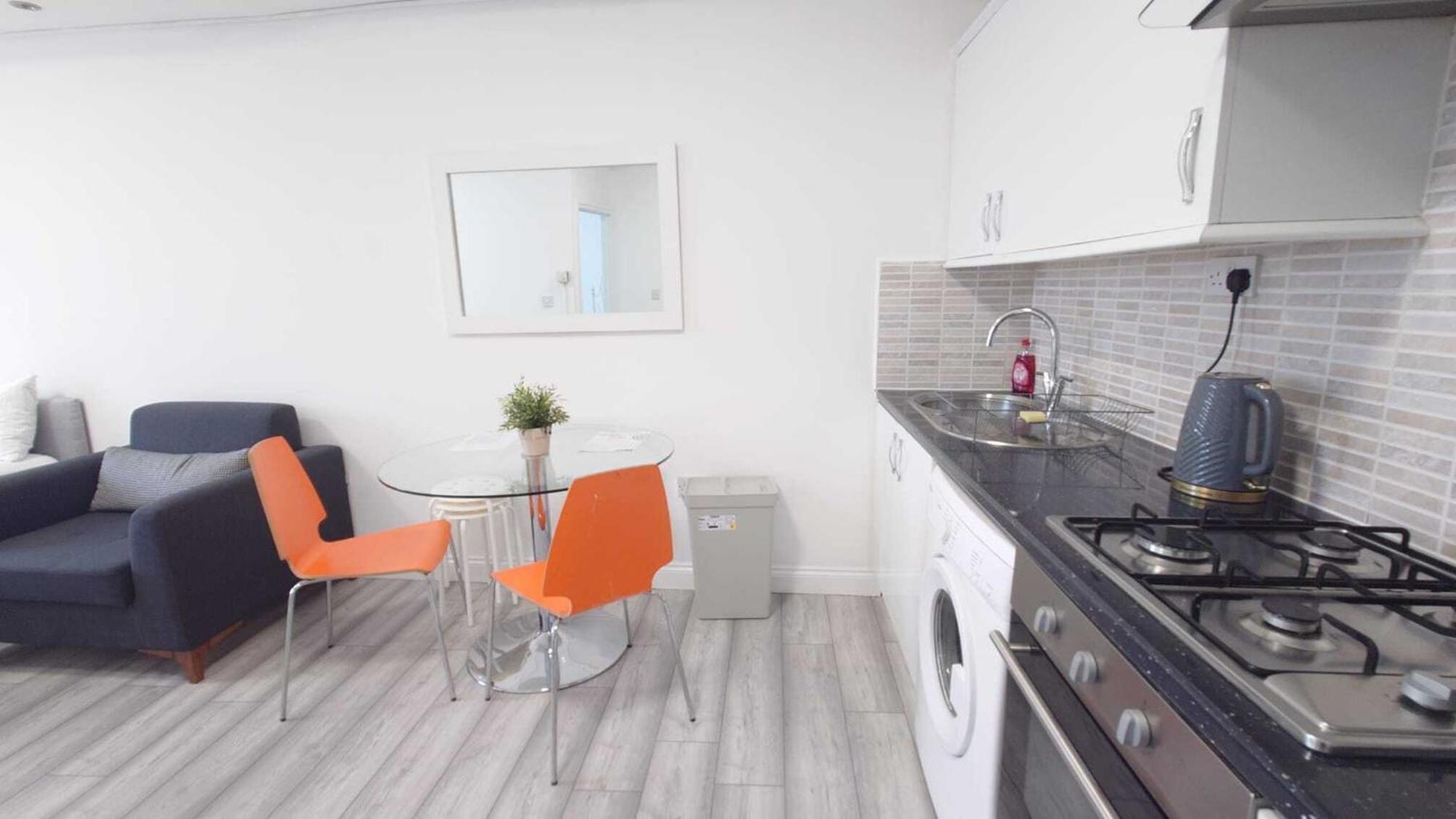 Kings City Centre Apartments Лондон Экстерьер фото